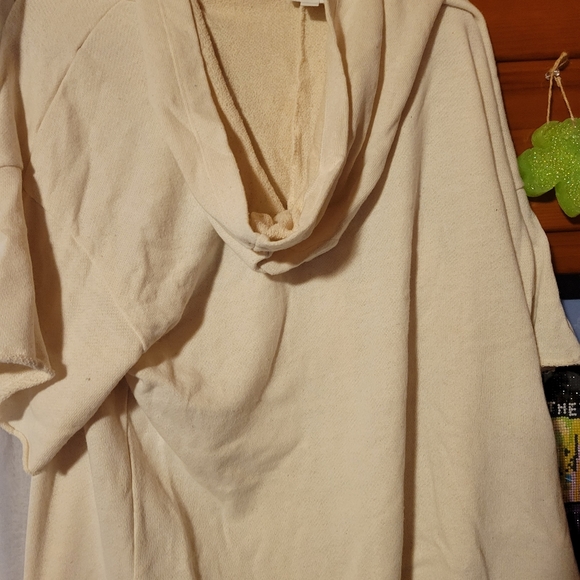 Lularoe Frankie hooded short sleeve pullover - Size XL. - Picture 3 of 5